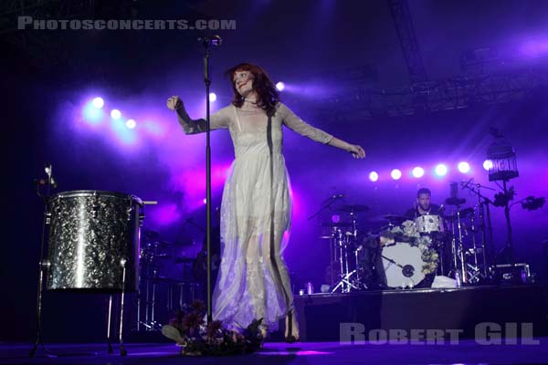 FLORENCE AND THE MACHINE - 2010-06-27 - PARIS - Hippodrome de Longchamp - 